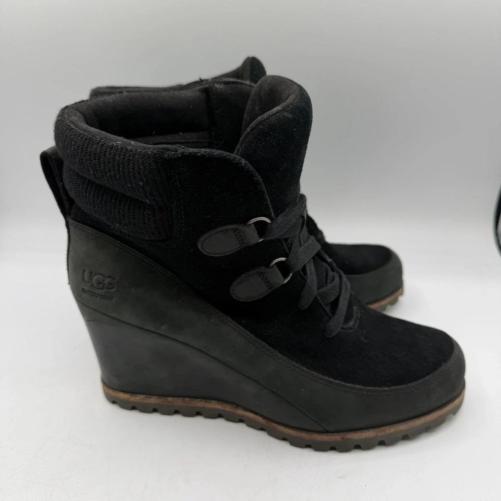 UGG Kriston Mole‎ Wedge Boots Womens Sz 8.5 Black Leather Waterproof 1108629